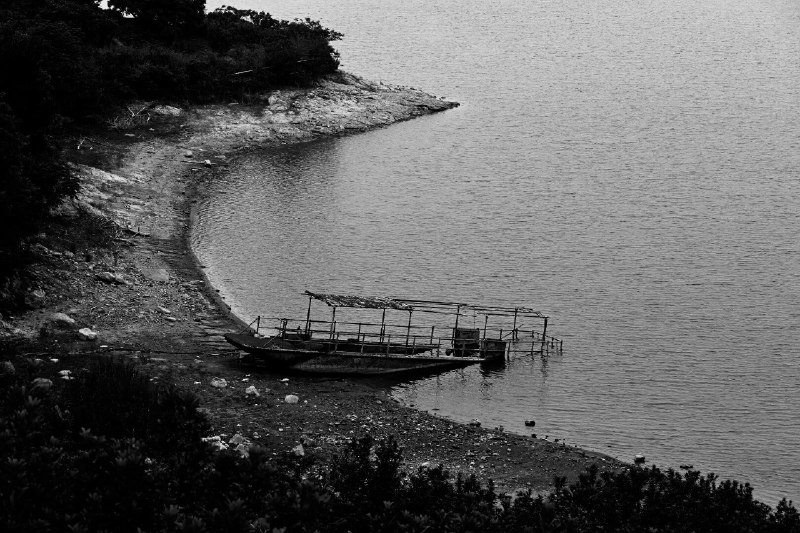 搁浅(Run aground)#blackandwhite #beach #boat #船 #搁浅 #滨水