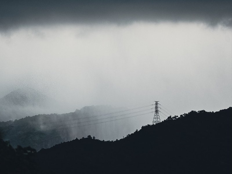 雨山(Mountain in the rain)#rainyday #mountains #china #阵雨#山峦